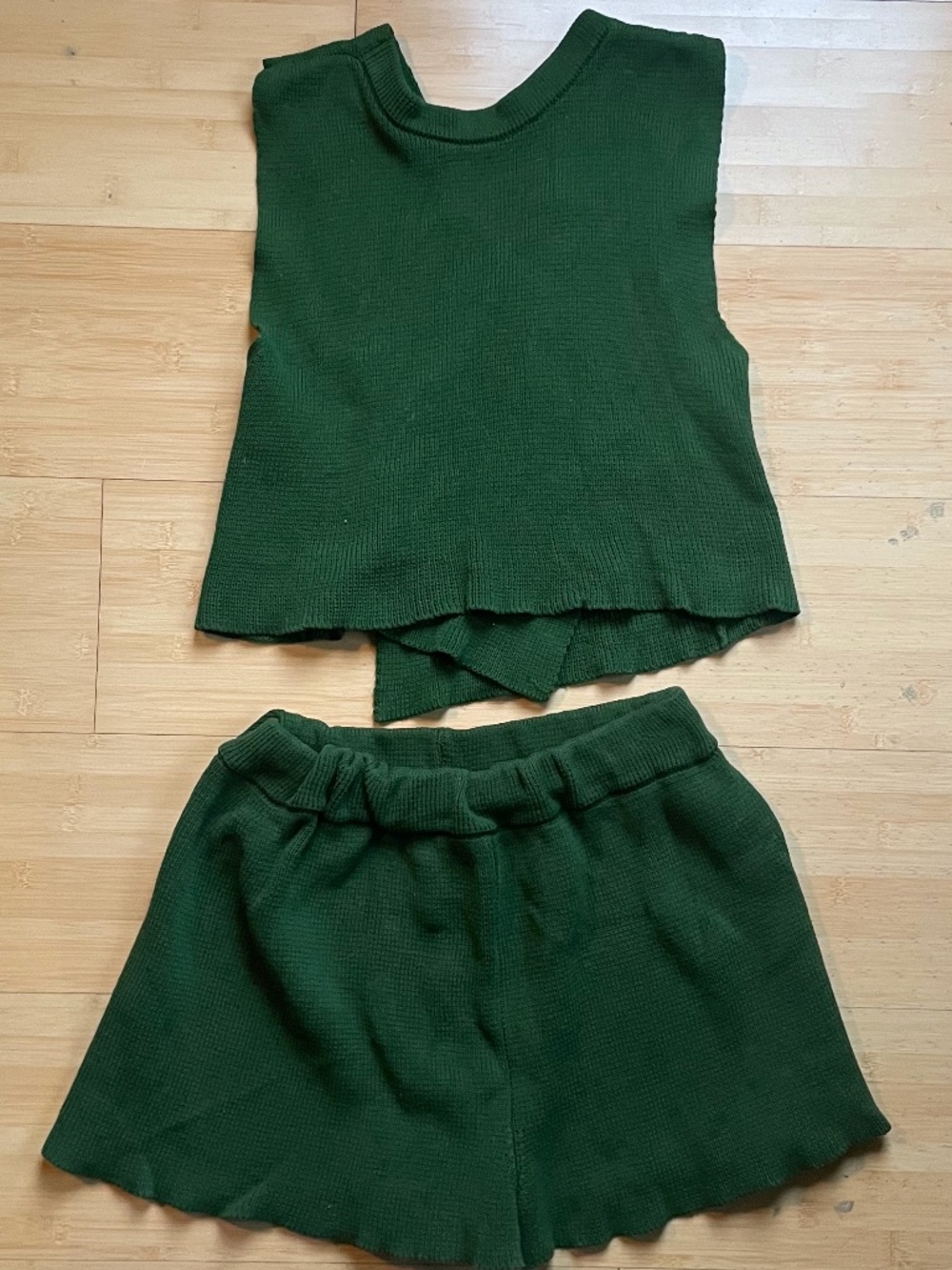 Babaa No. 35 Shorts and No. 85 Top in Pine